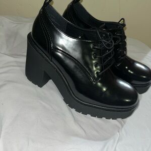 Stylish Black Platform Women's Shoes Arizona size 9.5
